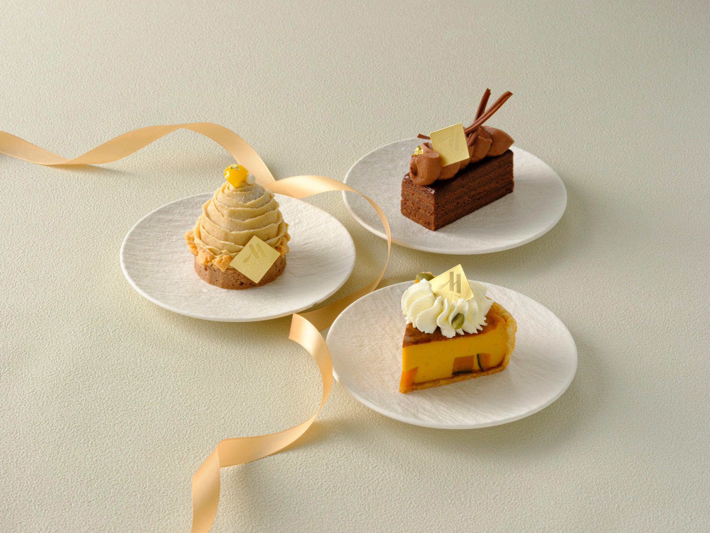 新作ケーキ販売開始のご案内